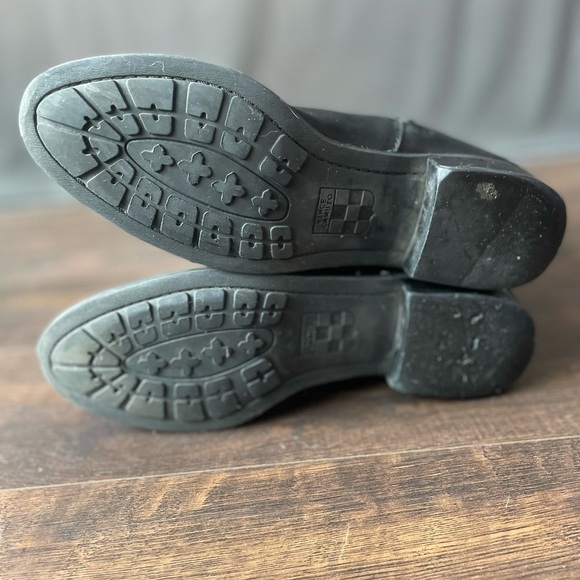 Vince Camuto boots - Picture 5 of 11